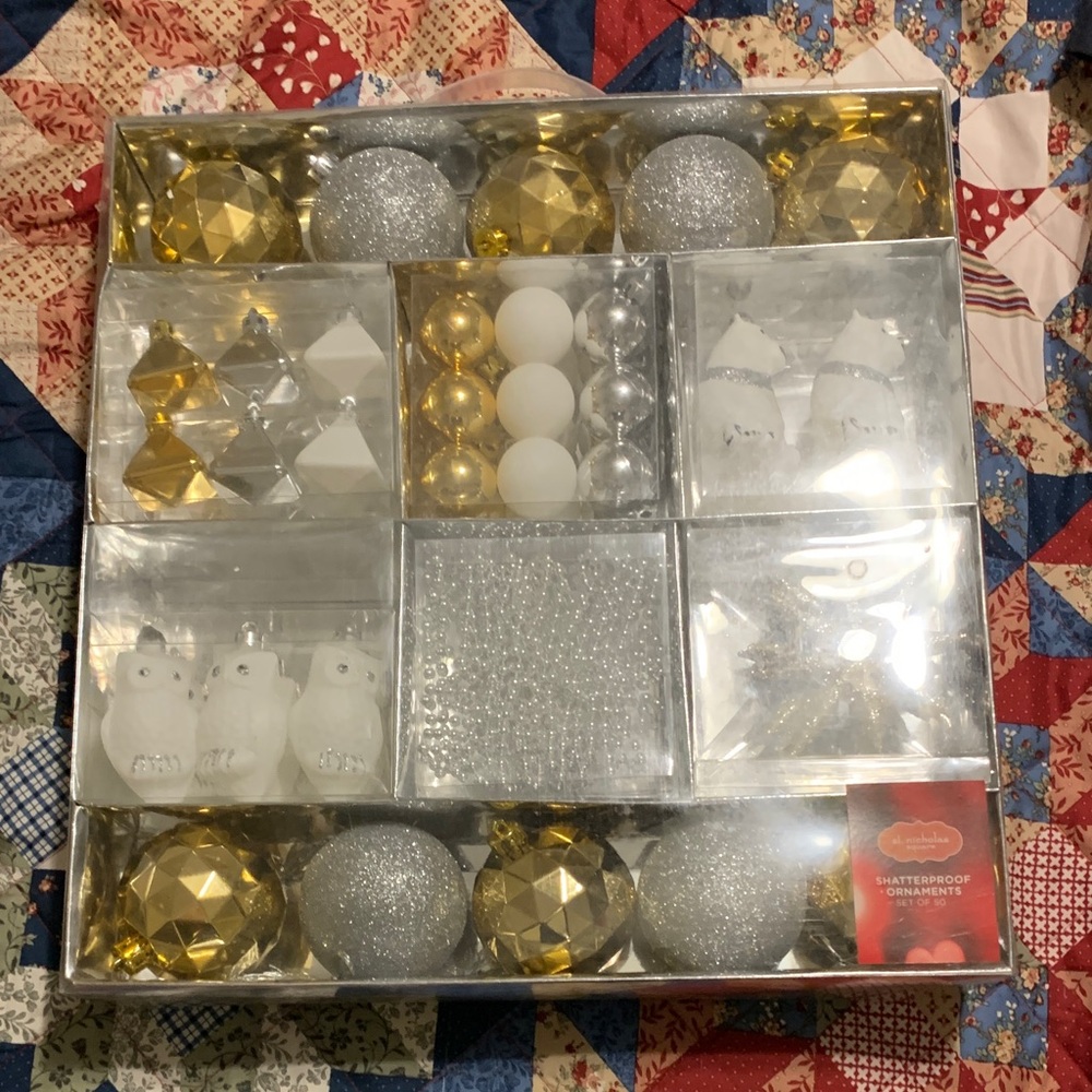 Kohl’s Gold and Silver Christmas Ornament Set